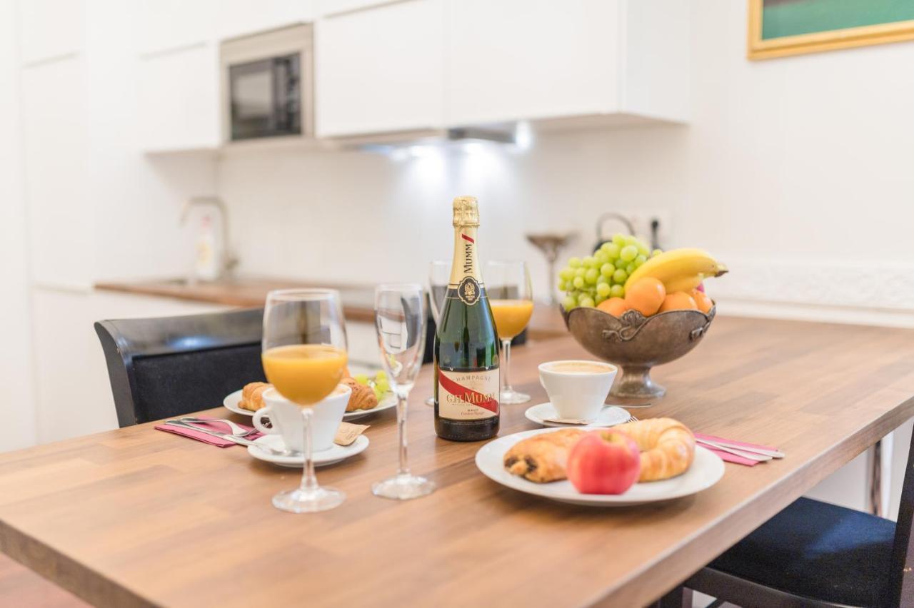 Music Academy Suite Cafe Vian Apartman Kft Budapest Eksteriør billede