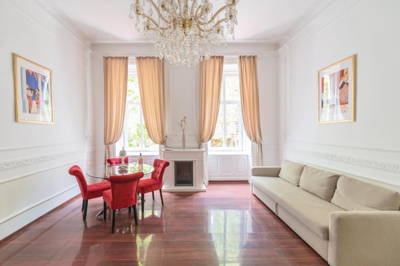 Music Academy Suite Cafe Vian Apartman Kft Budapest Eksteriør billede